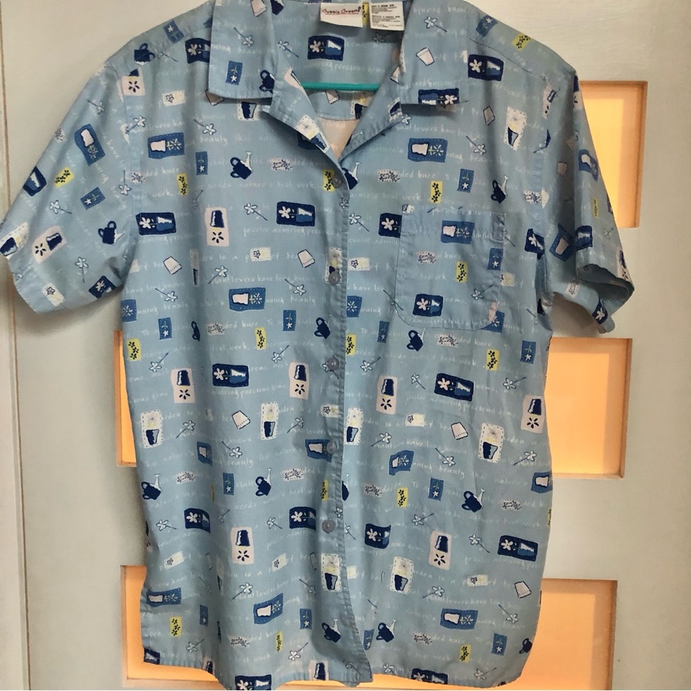 Vintage 1960’s Bobbie Brooks Blouse in Cute Blue Print Cotton Poly Size SM EUC